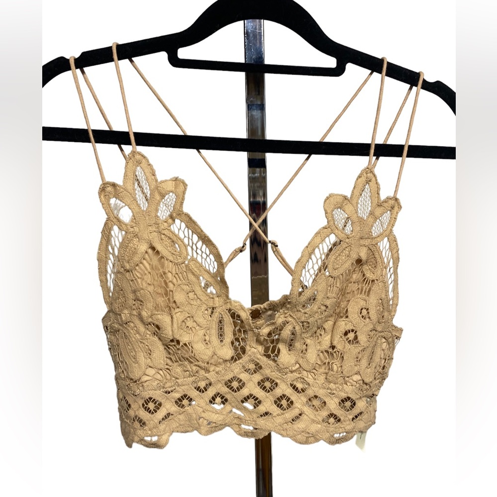 Urban outfitters FP One lace cropped camisole top size small NWOT